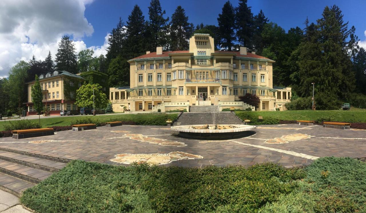 Ubytovani V Soukromi Luzne Luhacovice Exterior photo