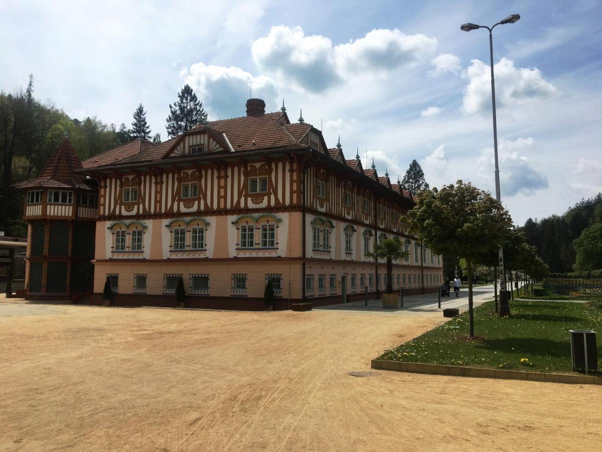 Ubytovani V Soukromi Luzne Luhacovice Exterior photo